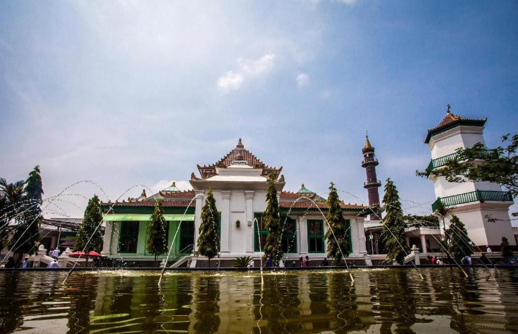 Oyo 2025 Wisma Musdalifa Palimbão Exterior foto